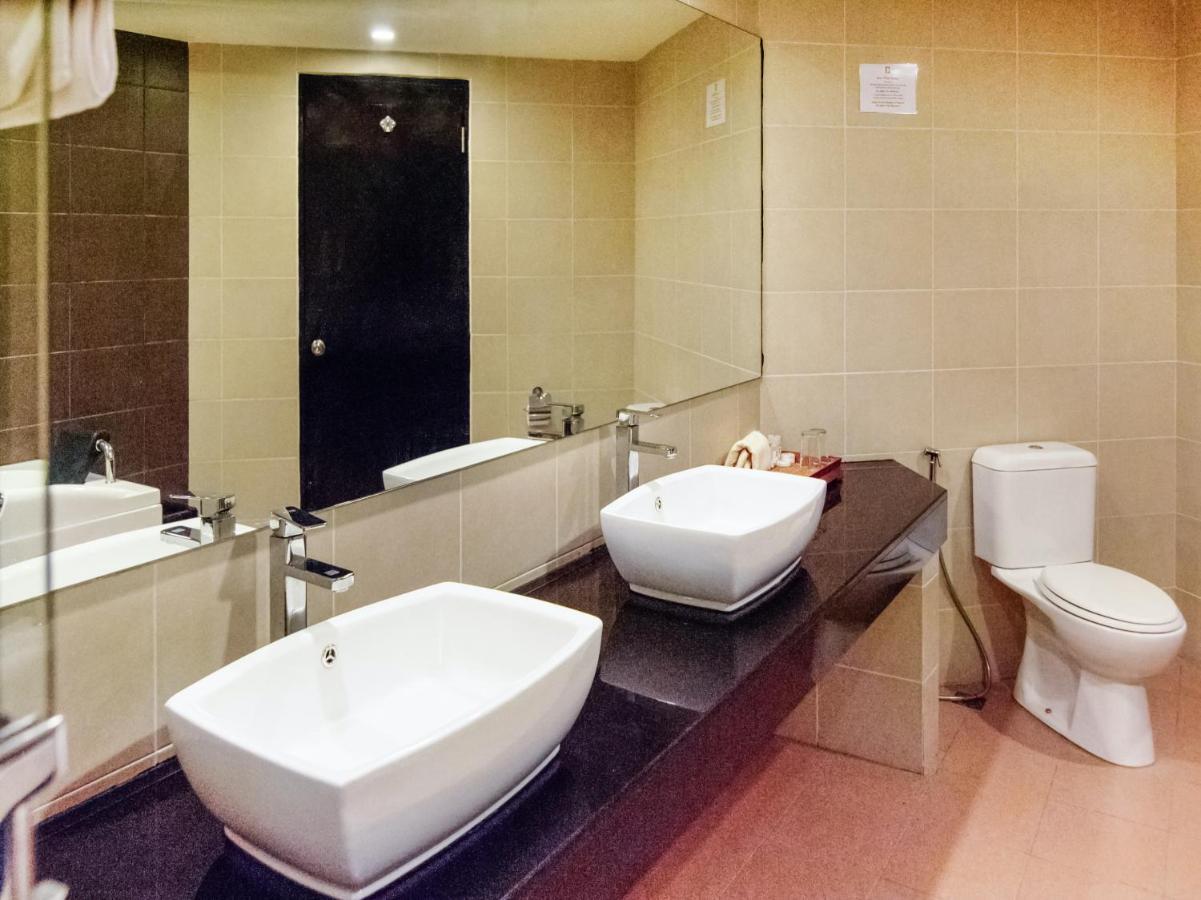 Oyo 89693 Perkasa Hotel Keningau Near Hospital Keningau Экстерьер фото